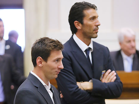 בופון, נותן הרבה כבוד למסי (Gettyimages)