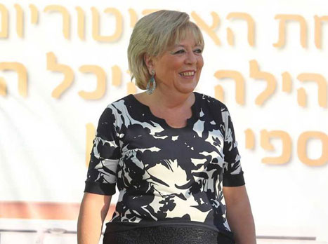 פיירברג. שחקני נתניה הודו לה (צילום: עיריית נתניה)