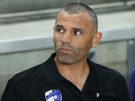 חסארמה נראה מודאג לפני המשחק (אלן שיבר)
