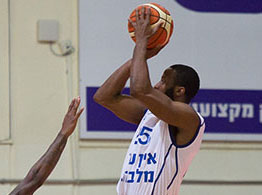טאקר מצטיין אצל קרית גת (עודד קרני)