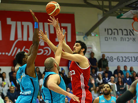 לוקח אחריות. אליהו (מנהלת הליגה)