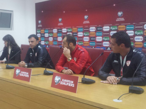 נותנים כבוד לישראל, אנשי מקדוניה (צילום: יהונתן כהן) צפו בדיווח