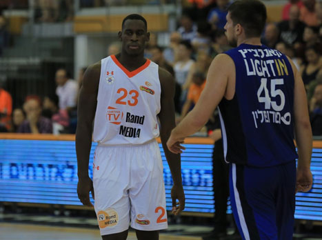 מקריי היה רדום מעט, אך חבריו הסתדרו בלעדיו (אודליה מטרי)