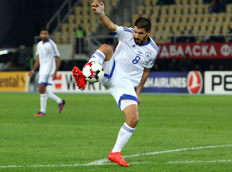 "אלישע נותן ביטחון". כהן (אלן שיבר)