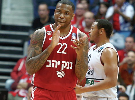האדומים ברבע הגמר. ג'ונס (אלן שיבר)