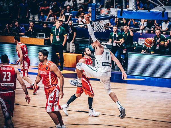 ולנצ'יונאס הרשים אצל הליטאים (FIBA)