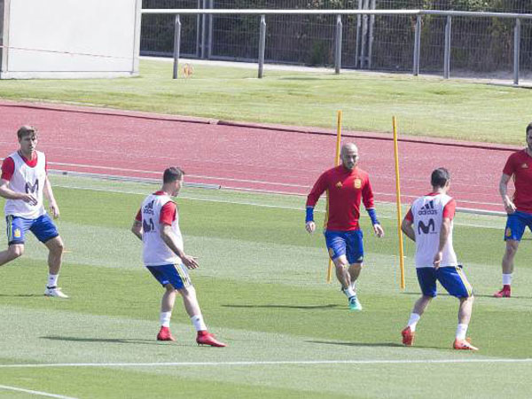 סילבה מתאמן בנבאלקרנרו (צילום: הטוויטר של נבאלקרנרו)