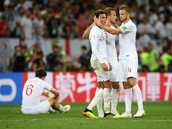 האנגלים מנסים לעכל את ההדחה (getty)