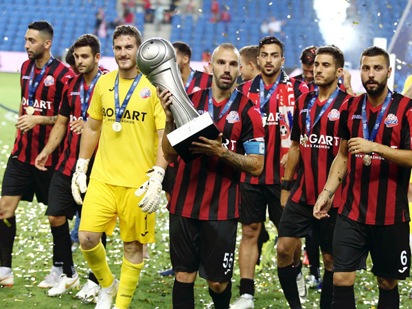 קפילוטו. כבש בדו קרב והניף (אלן שיבר)