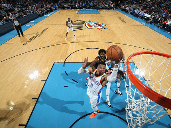 טריפל דאבל עוצמתי לווסטברוק (צילום: Zach Beeker/NBAE via Getty Images)