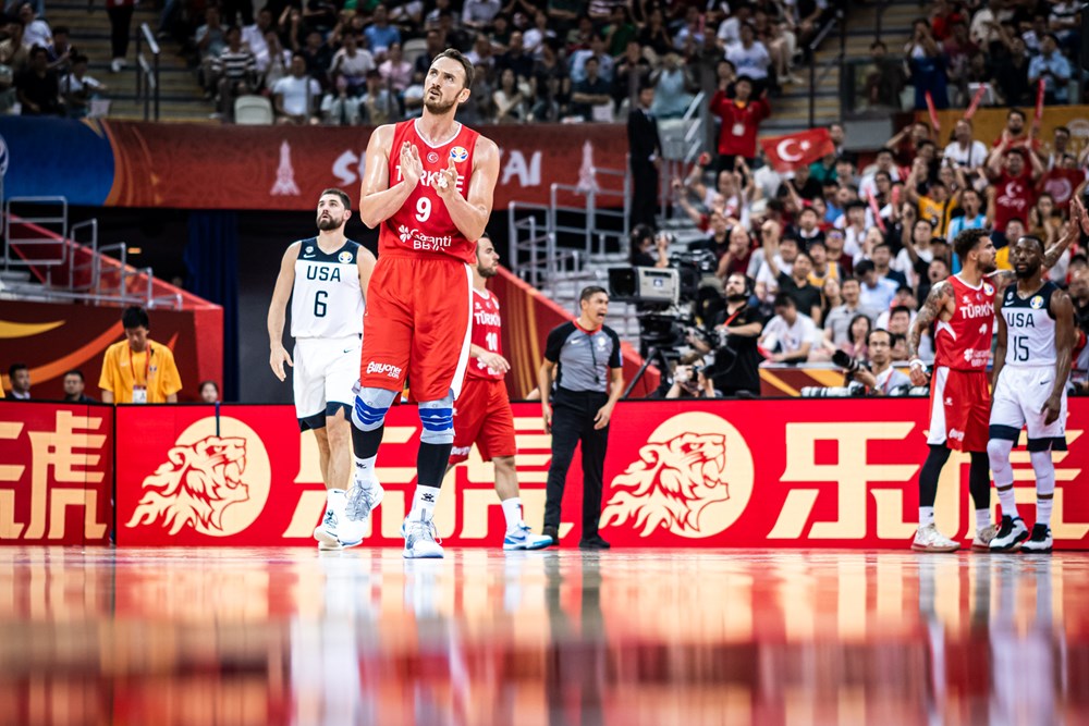 והרגישה את זה בידיים (FIBA)