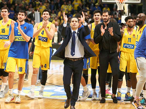הצהובים עדיין מושלמים בבית (אלן שיבר)