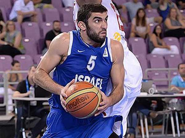 במדי הנבחרת הצעירה (FIBA)