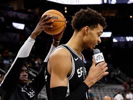 סיסוקו לצד וומבי (Getty)