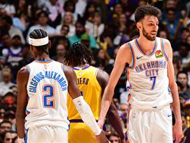 לא כוחות: הת'אנדר הביסו 87:123 את הלייקרס שעלו בלי הכוכבים