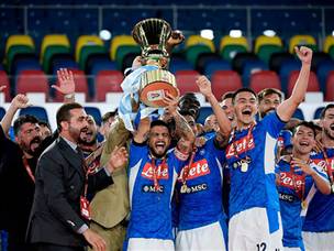 גביע שישי לנאפולי (Getty)
