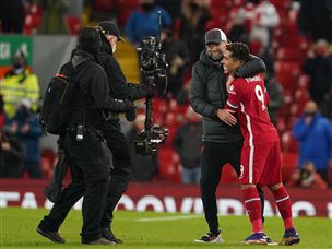 קלופ חוגג עם גיבור הניצחון (Getty)