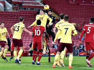 את הדקות האחרונות אליסון בילה ברחבת ברנלי (Getty)