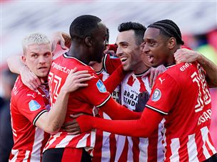 פ.ס.וו כמעט צימקה את הפער (GETTY)