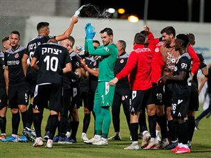 הפועל תל אביב חוגגת עלייה לחצי הגמר (אלן שיבר)