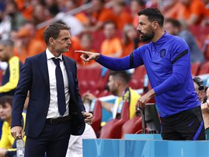 ואן ניסטלרוי ודה בור יכולים להיות מרוצים (Getty)