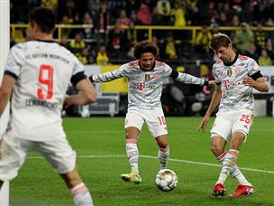 מולר הכפיל מול שער ריק (Getty)