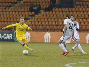 למרות שליטה צהובה, קשה יהיה לקחת משהו מ-90 הדקות על אדמת ארמניה (צילום: האתר הרשמי של מכבי תל אביב)