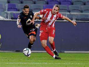 קיבל הזדמנות נדירה בהרכב. בני טרידובסקי (אלן שיבר)