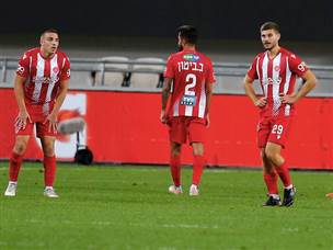 שחקני הפועל תל אביב מאוכזבים. בצדק (אלן שיבר)