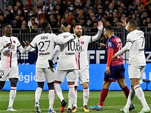 שחקני פריז חוגגים את הגול הראשון. היו המון (Getty)