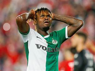 החטיא מצבים וגם פנדל. דוניו (אלן שיבר)