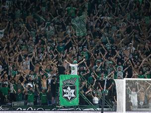 אווירה גדולה קידמה את שתי הקבוצות (צילום: מאור אלקסלסי)