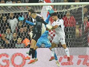 המילה האחרונה היתה של הרוש (צילום: ברני ארדוב)