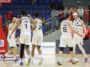 הראשון בהיסטוריה (לירון מולדובן)