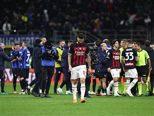 מילאן וז'ירו מפסיקים לעצור את כדור השלג (Marco Luzzani/Getty Images)
