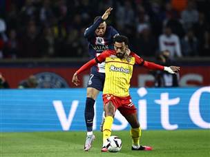 המשחק נפתח בשליטה של פריז (GETTY)