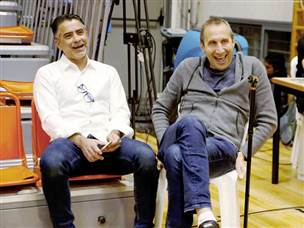 חיוכים בצהוב (אלן שיבר)