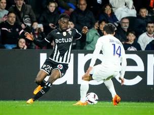 הצעירים של אנז'ה ניסו (Getty)