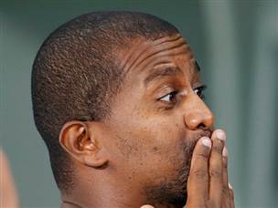 מתקרב להעפלה. דגו (אלן שיבר)