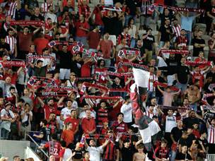 אוהדי הפועל חיפה. יחזרו הביתה מאושרים (אלן שיבר)