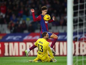 פליקס כובש את שער הניצחון (Getty)