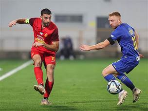 אחרי מחצית ראשונה של מאבק (צילום: לירון מולדובן)