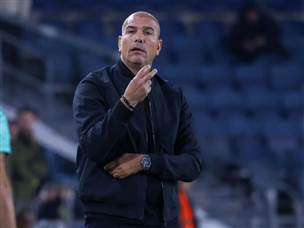 גם הוא לא יכול להיות מאושר עם איך שהמשחק התפתח. לוי (דני מרון)