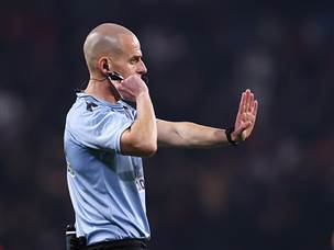 עידן לייבה. ייתכן שההחלטה שלו בתוספת הזמן הכריעה את המשחק (מאור אלקסלסי)