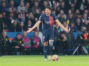 ובחנו את השוער עם בעיטות מרחוק (GETTY)