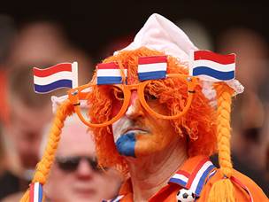 האוהדים צבעו את המבורג (Getty)