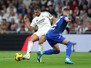 האנגלי בישל גם לאמבפה, שהכפיל עם שער גדול מרחוק (Getty)