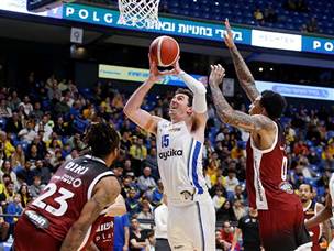 כהן מתחת לסל (אלן שיבר)