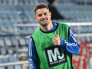 בכורה. בחזרה לטדי (ברני ארדוב)