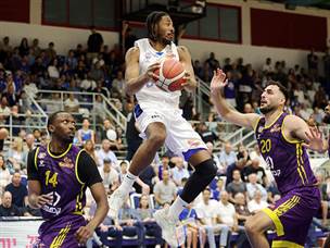 סטיוארט לא הצליח במאני טיים מול ההגנה החזקה של חולון (שיבר)